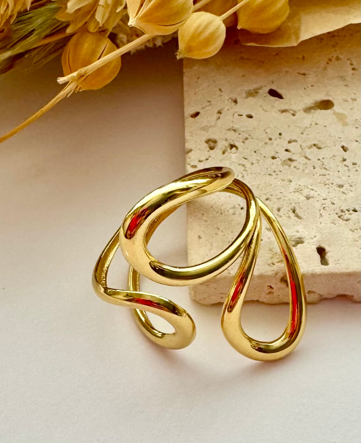 Lorni Ring