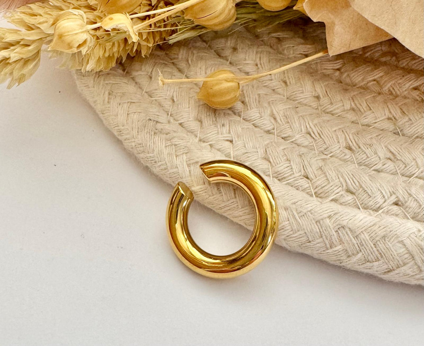 Liz Earcuff