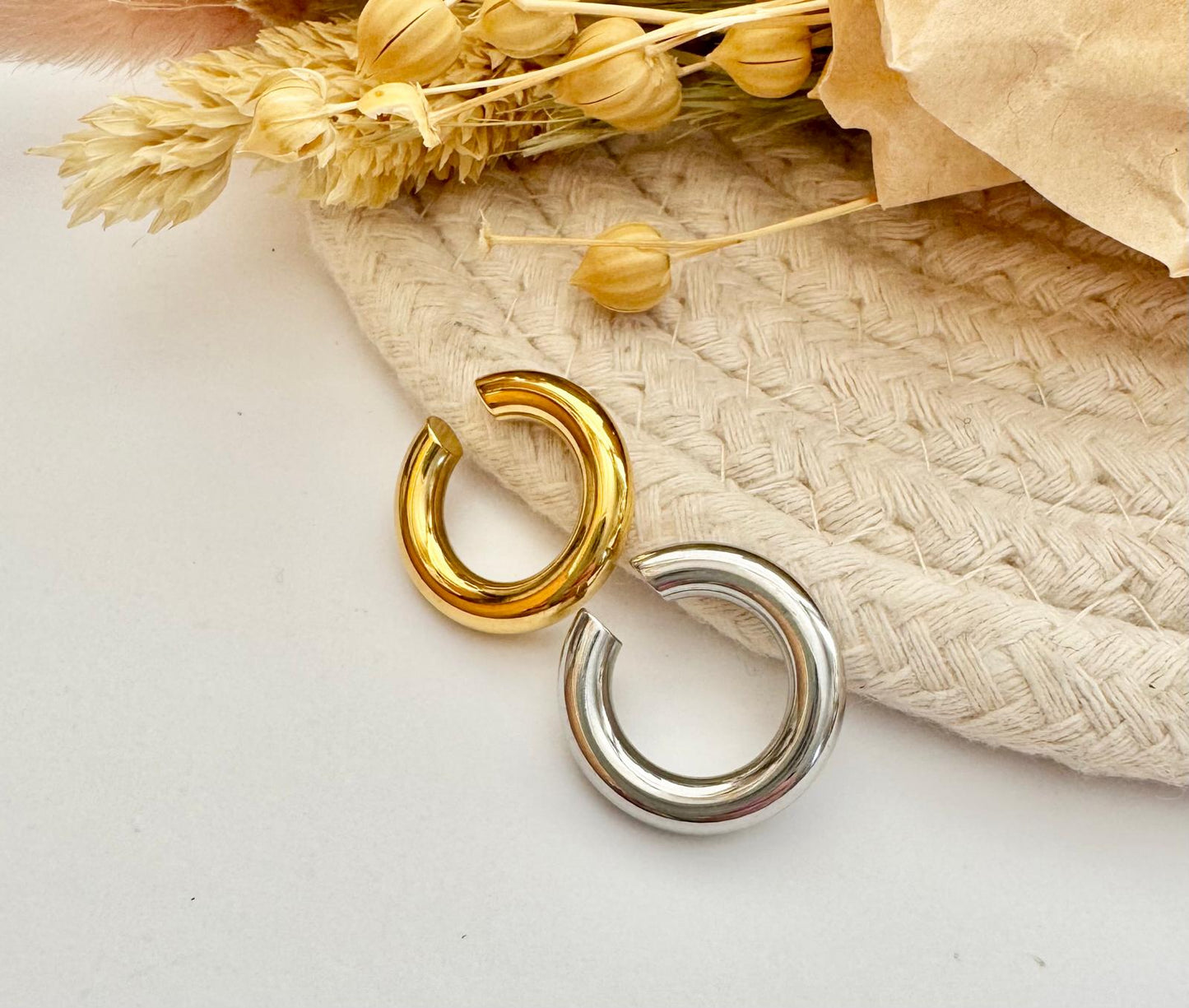 Liz Earcuff