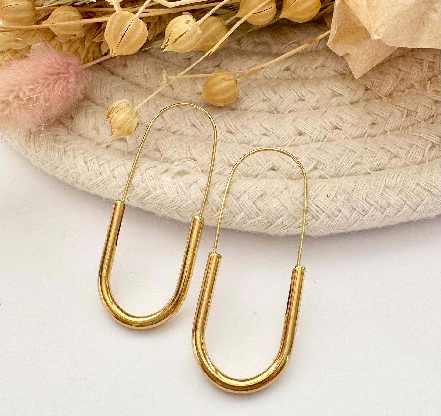 Amelia Earing