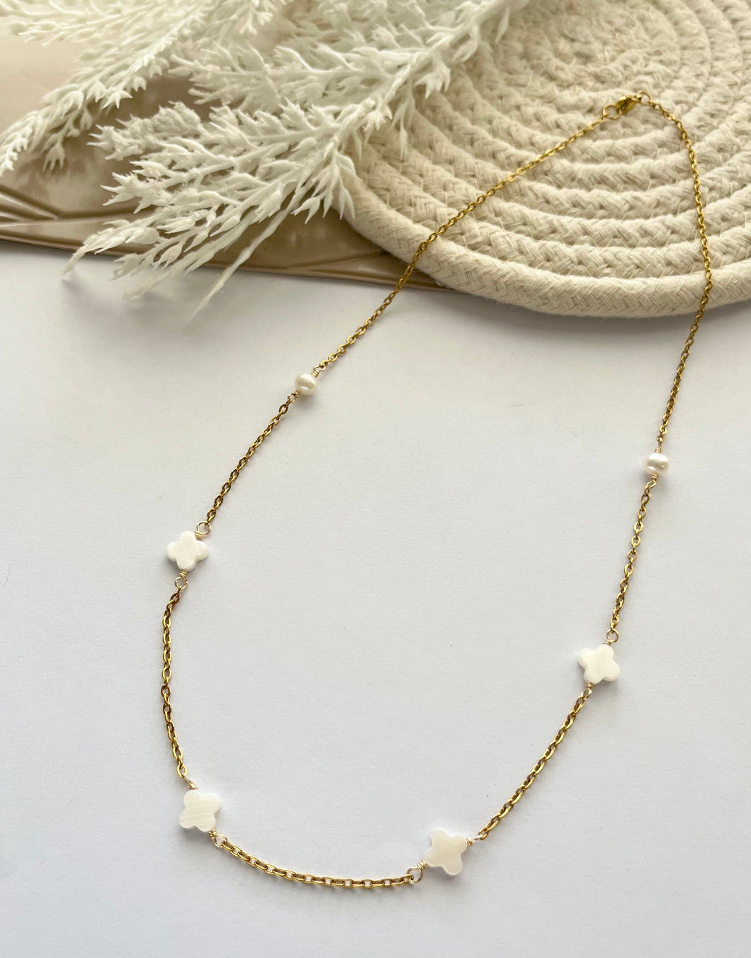 Flower White Necklace