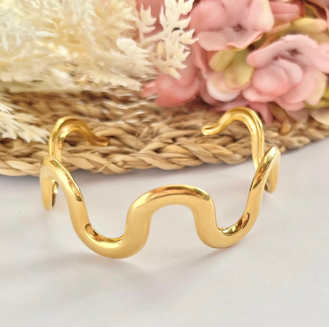 Curvy Bangle