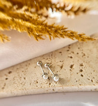 Cargar imagen en el visor de la galería, Perladas Earrings
